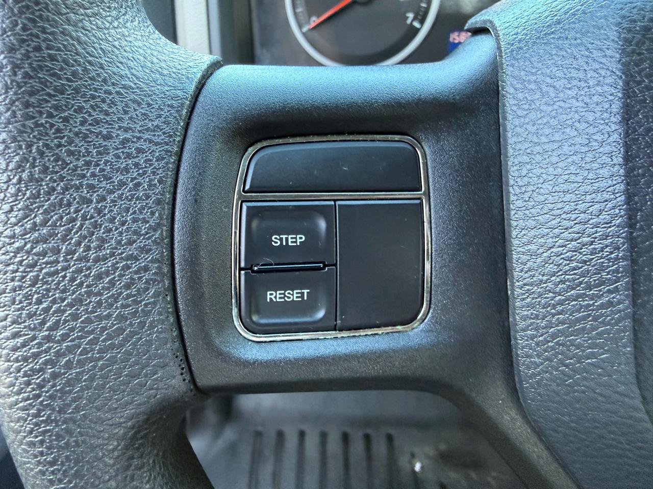 RAM 1500 ST SWB 4WD 2012