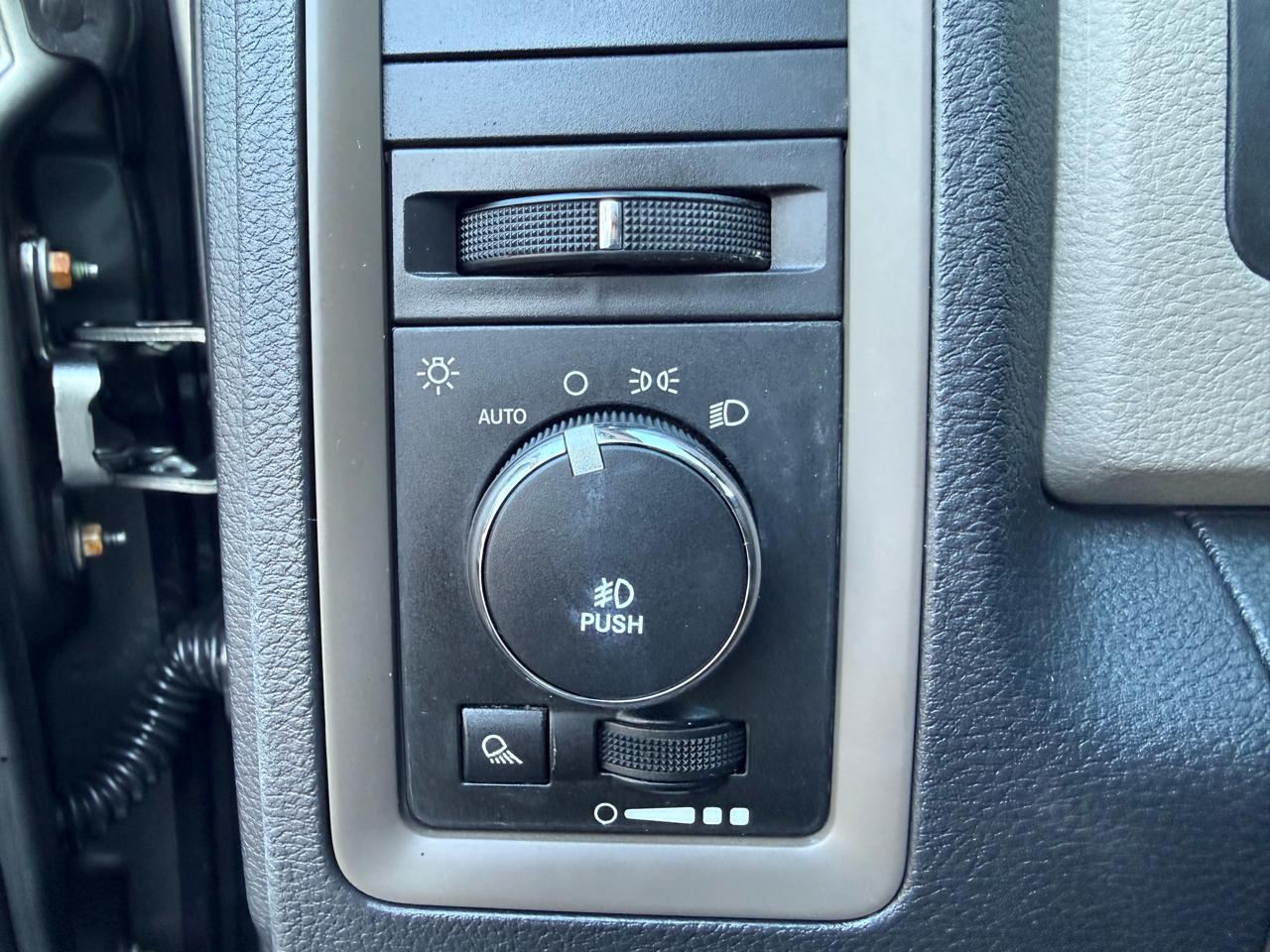 RAM 1500 ST SWB 4WD 2012