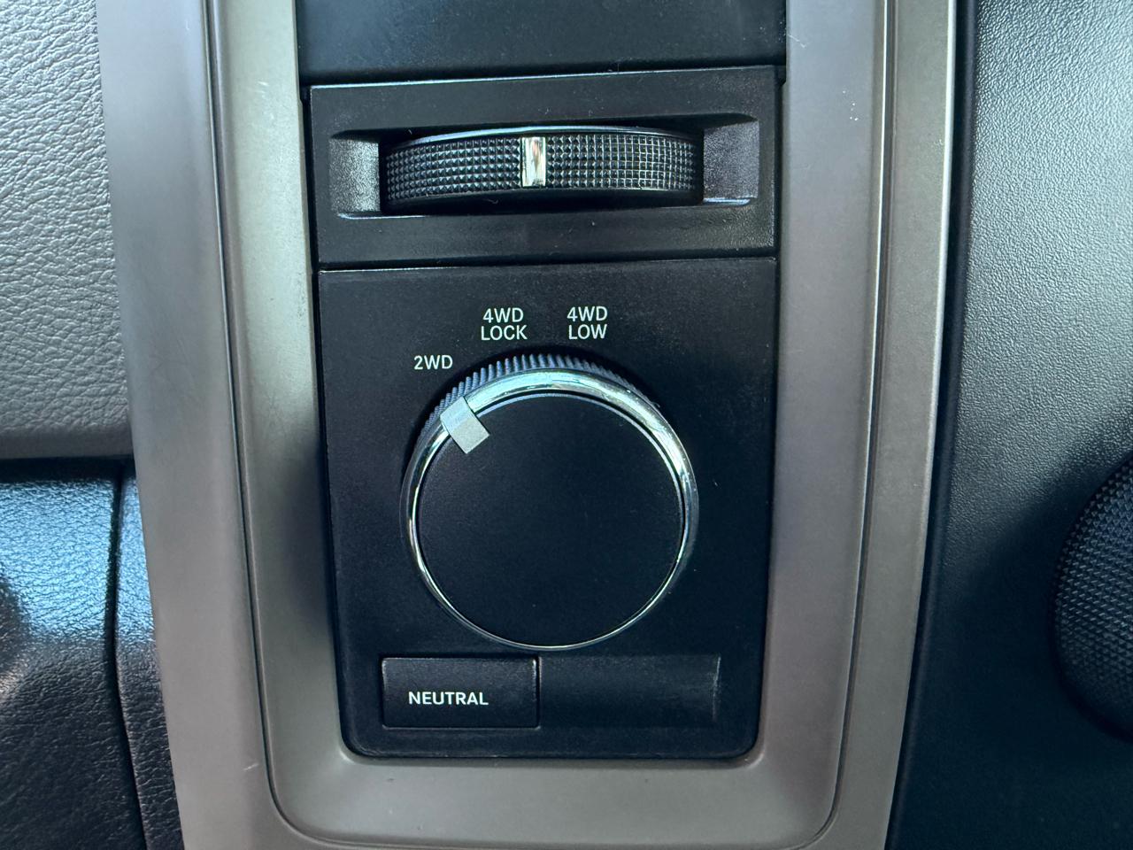 RAM 1500 ST SWB 4WD 2012