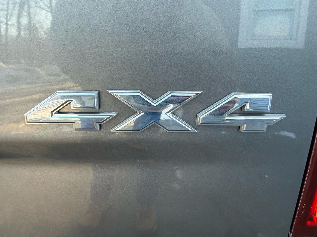 RAM 1500 ST SWB 4WD 2012