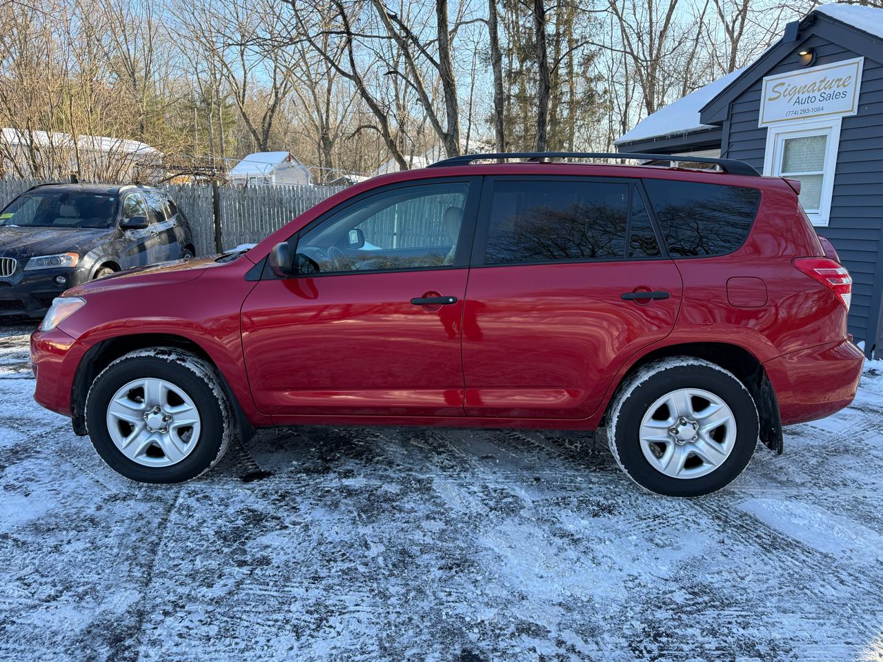 Toyota RAV4 Base I4 4WD 2011