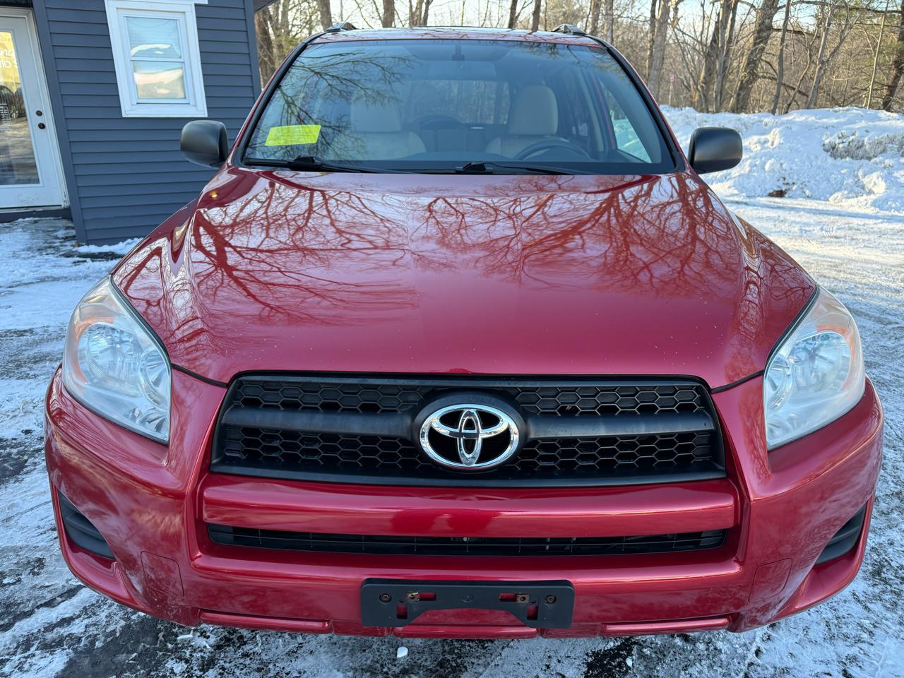 Toyota RAV4 Base I4 4WD 2011