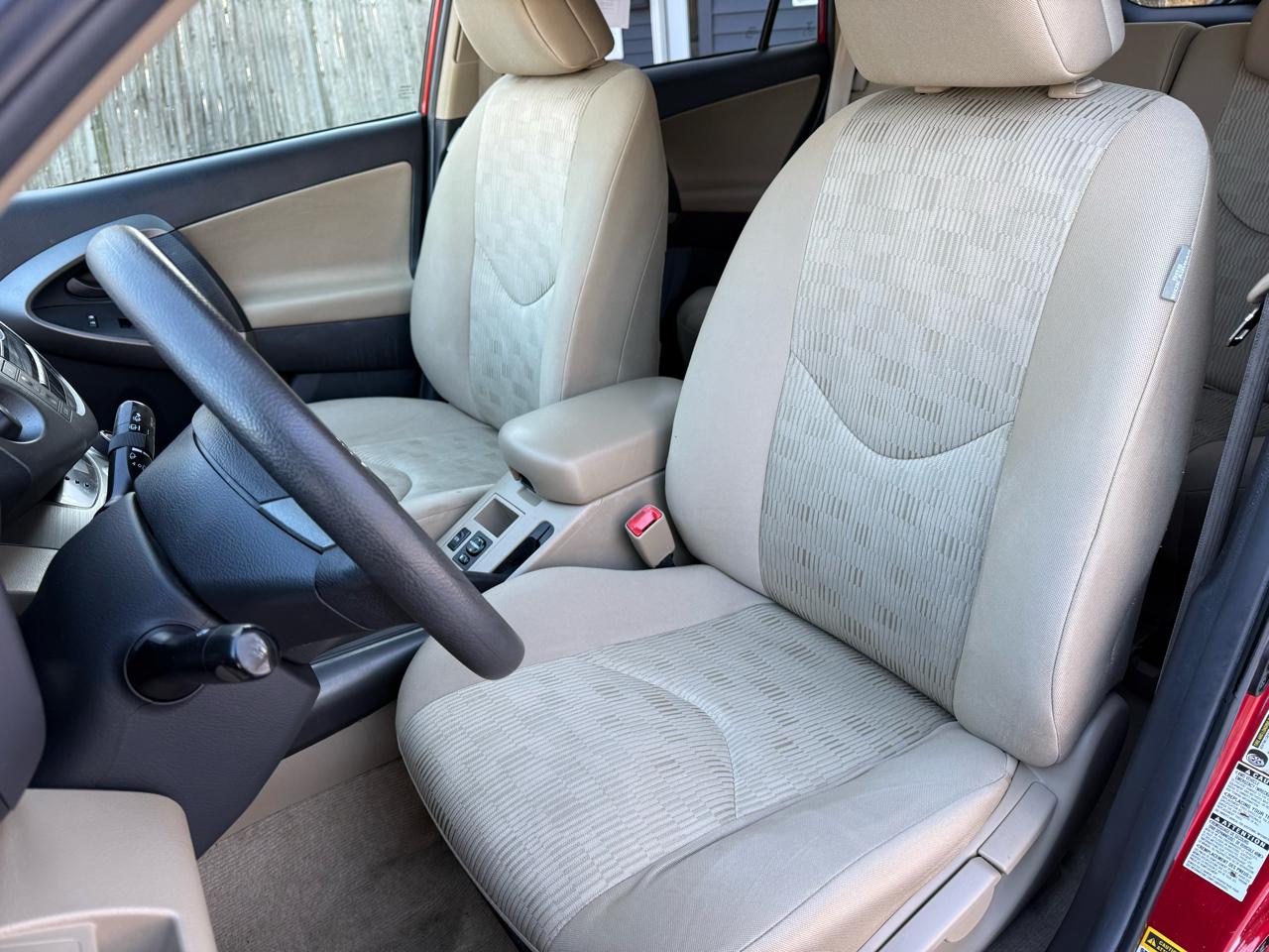 Toyota RAV4 Base I4 4WD 2011