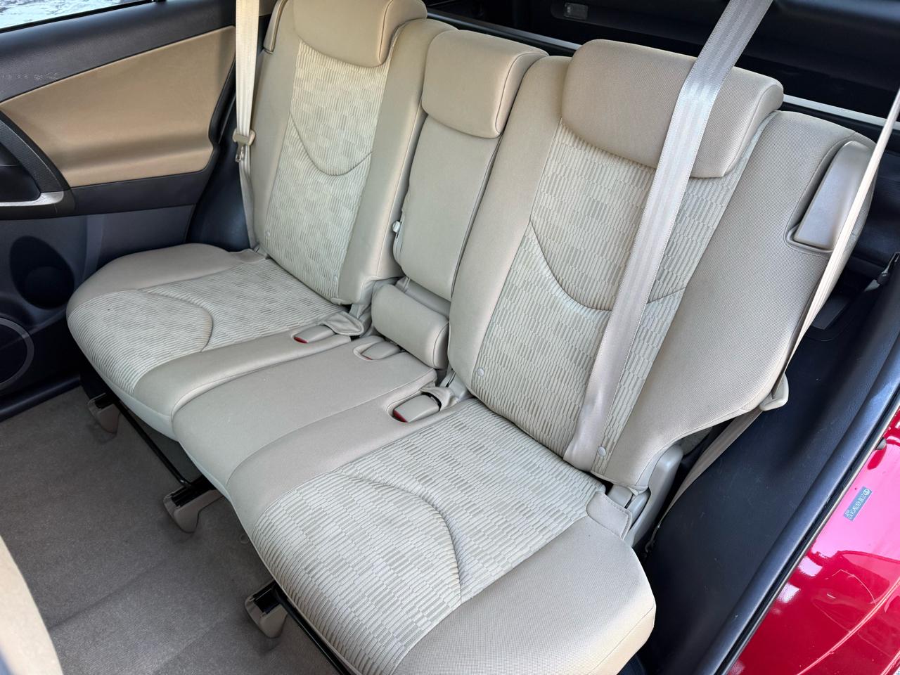 Toyota RAV4 Base I4 4WD 2011