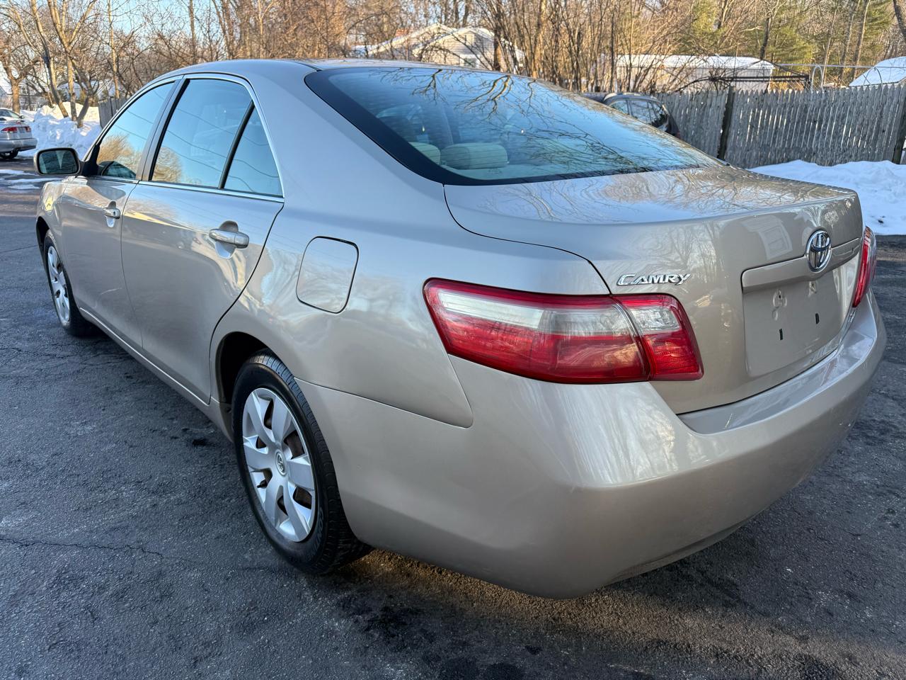 Toyota Camry LE 5-Spd AT 2009