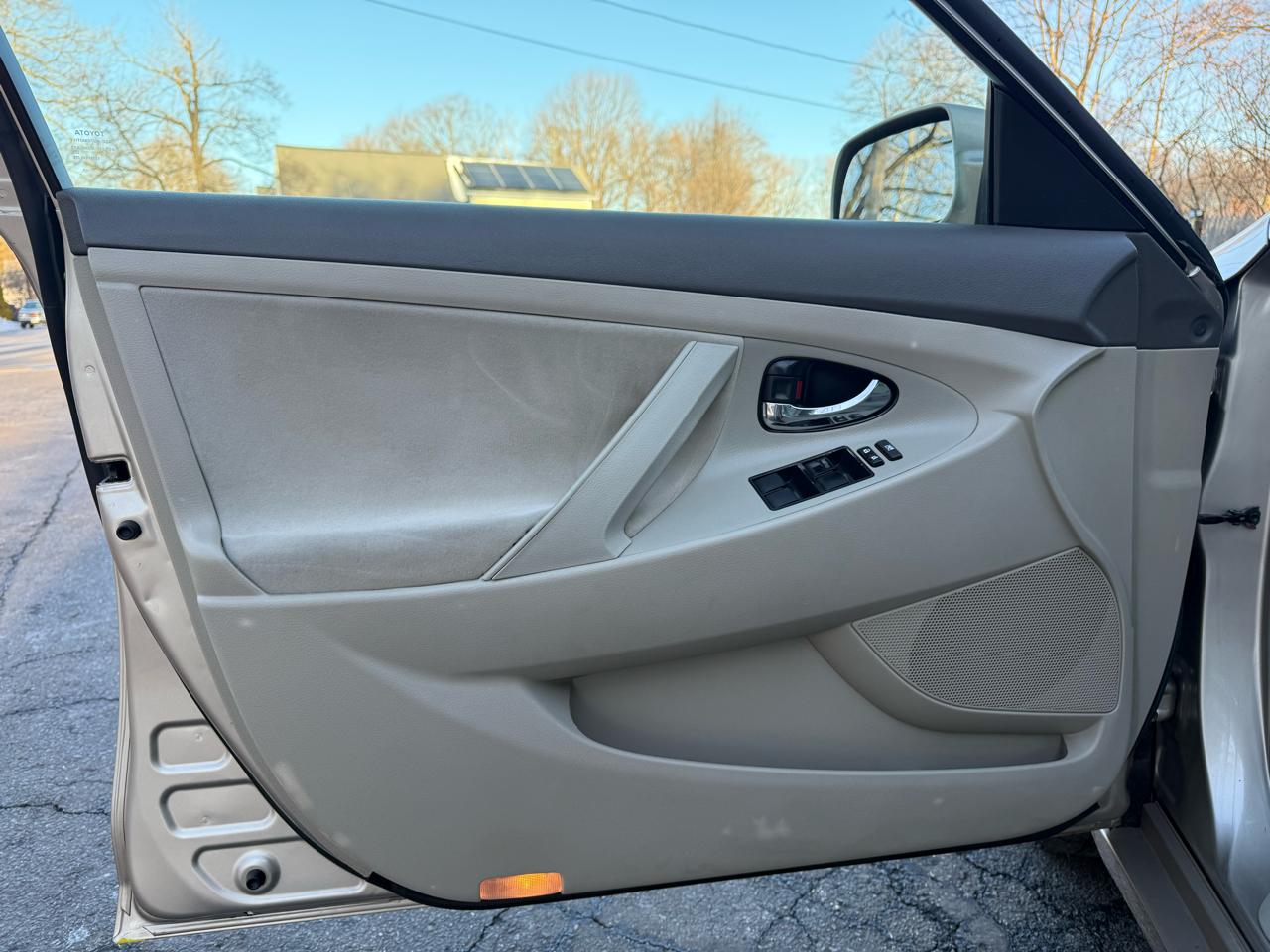 Toyota Camry LE 5-Spd AT 2009