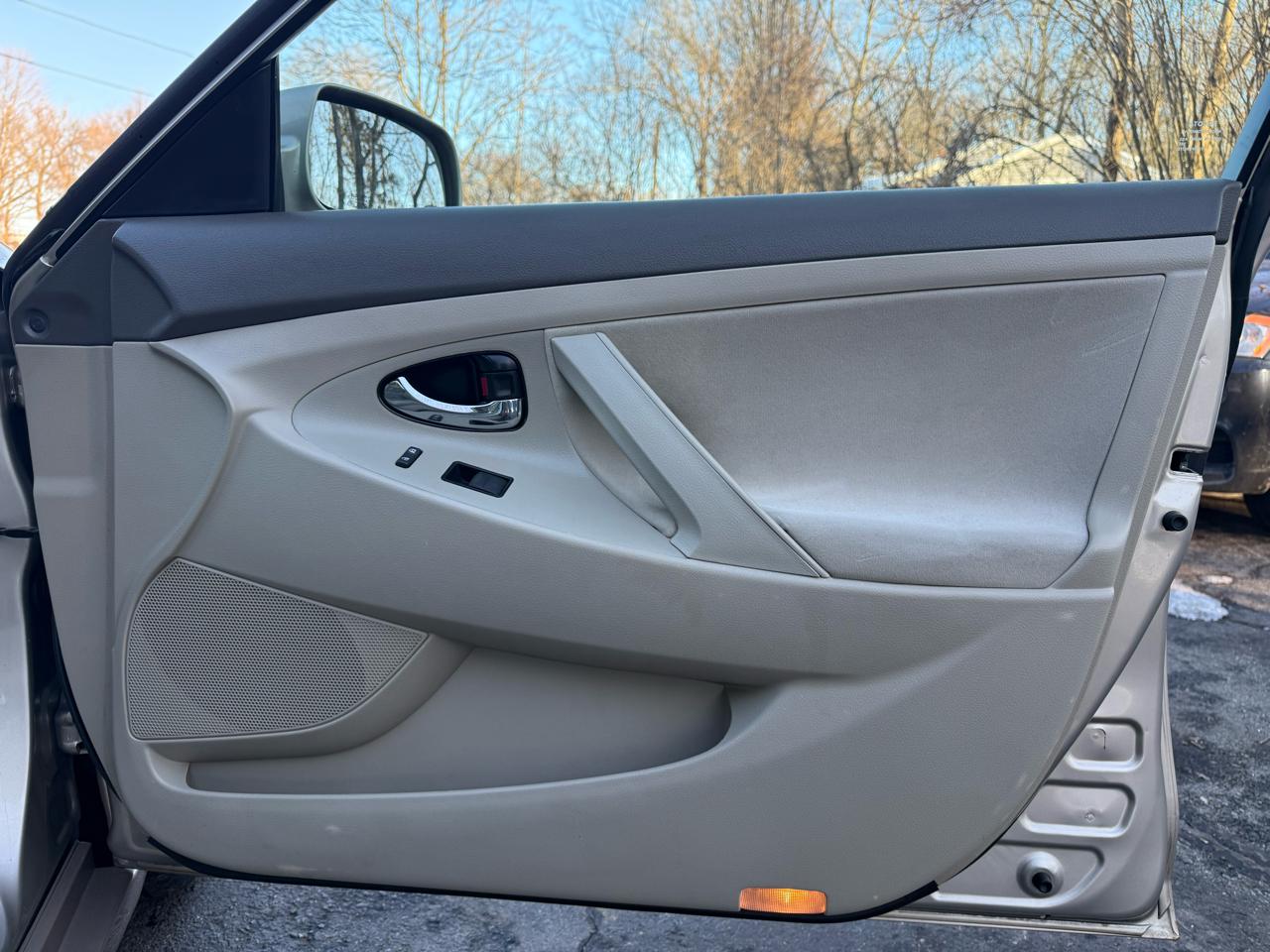 Toyota Camry LE 5-Spd AT 2009