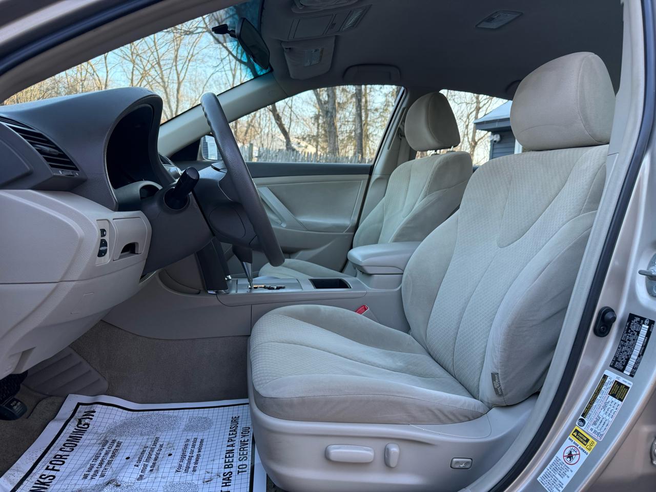 Toyota Camry LE 5-Spd AT 2009