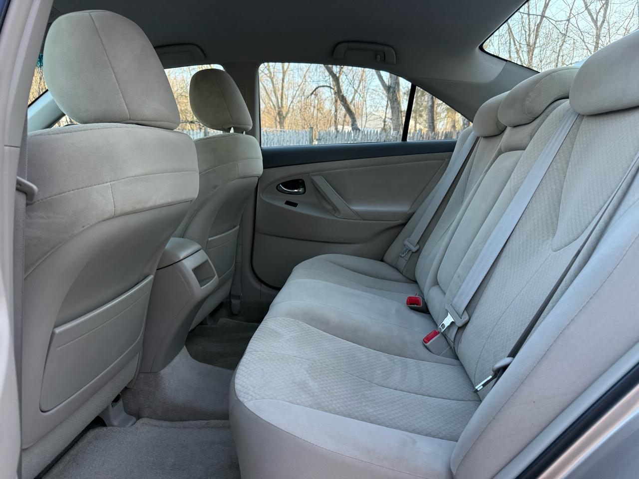 Toyota Camry LE 5-Spd AT 2009