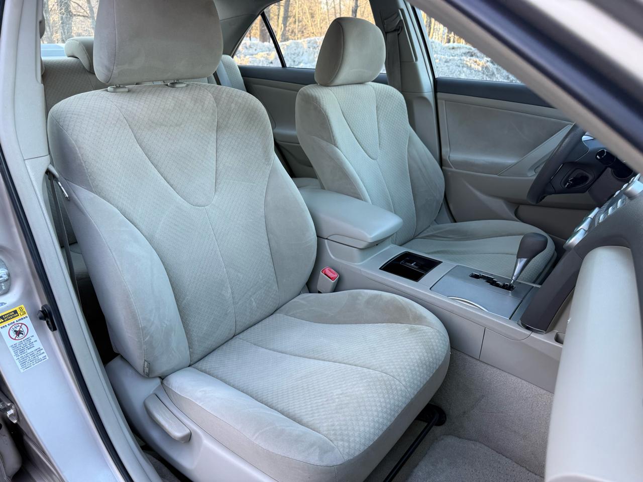 Toyota Camry LE 5-Spd AT 2009