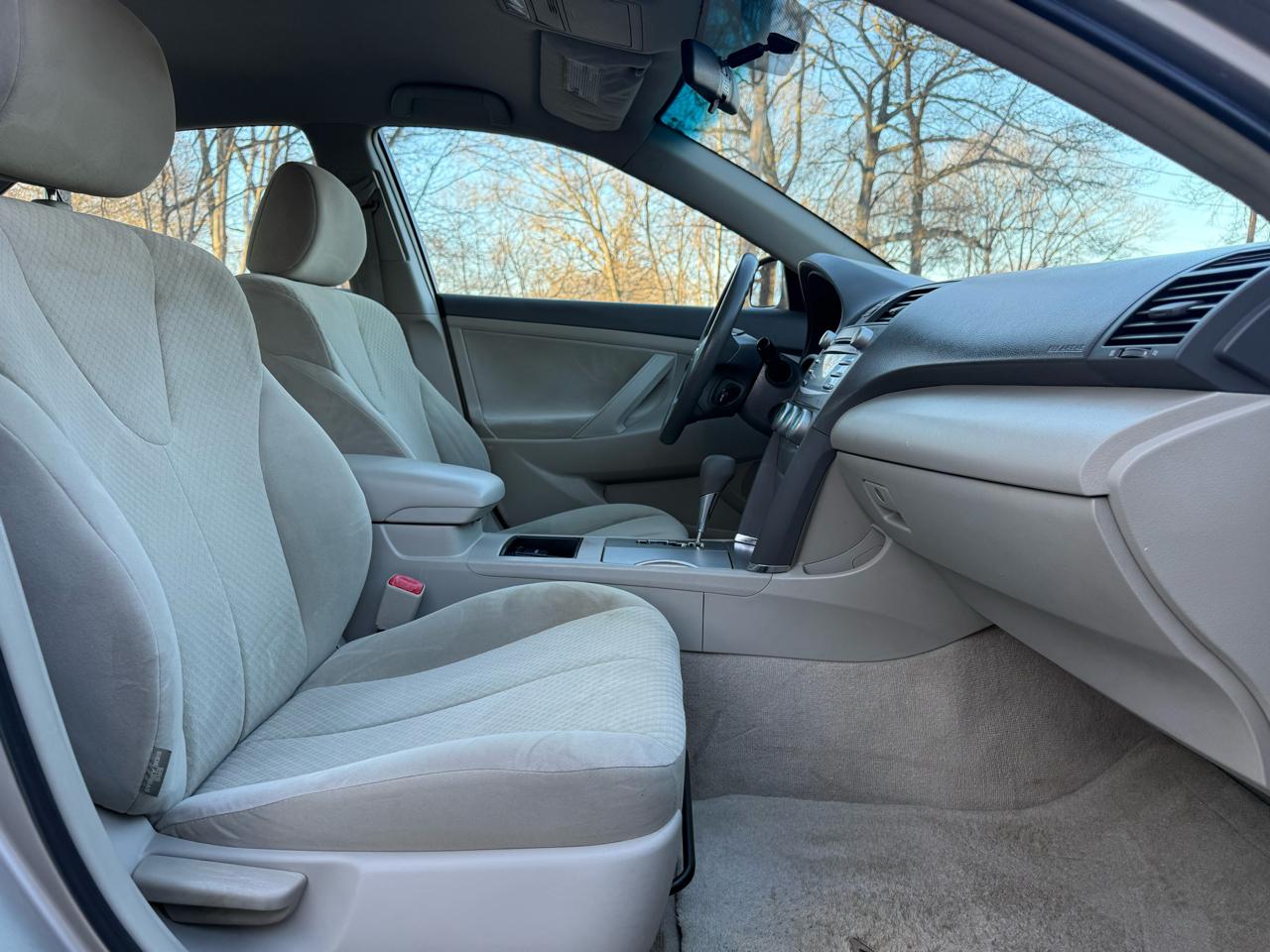 Toyota Camry LE 5-Spd AT 2009