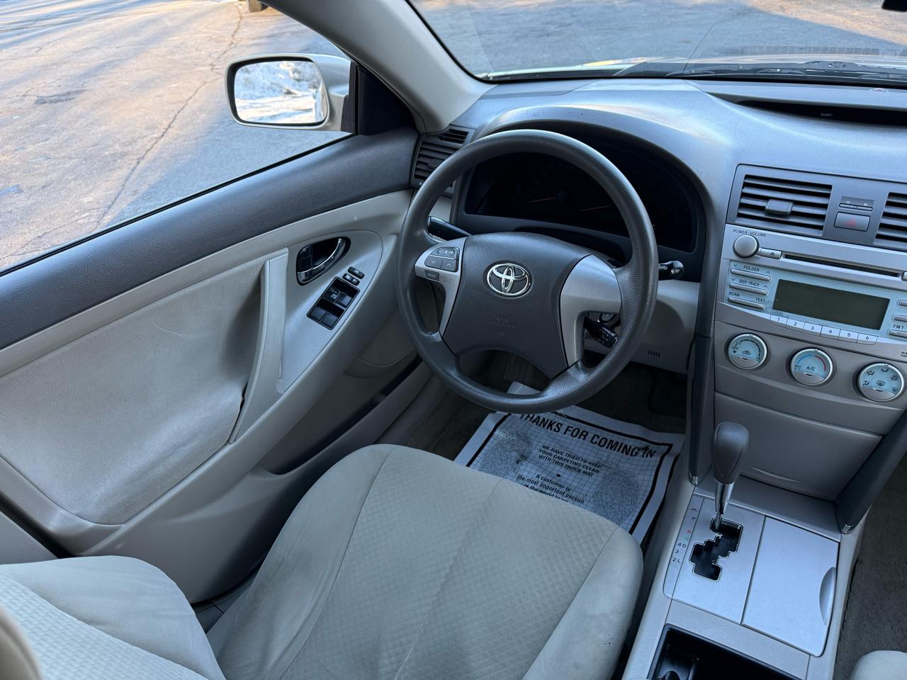 Toyota Camry LE 5-Spd AT 2009