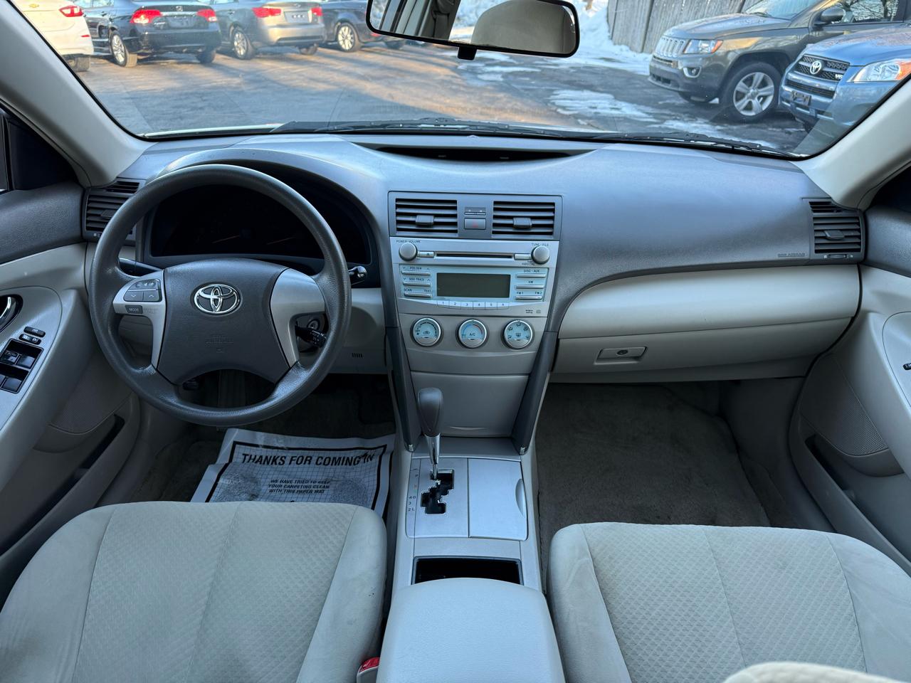 Toyota Camry LE 5-Spd AT 2009