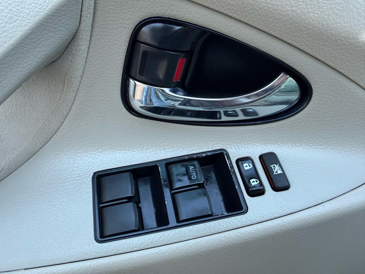 Toyota Camry LE 5-Spd AT 2009