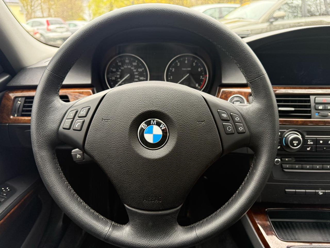 BMW 3-Series 335i xDrive 2010