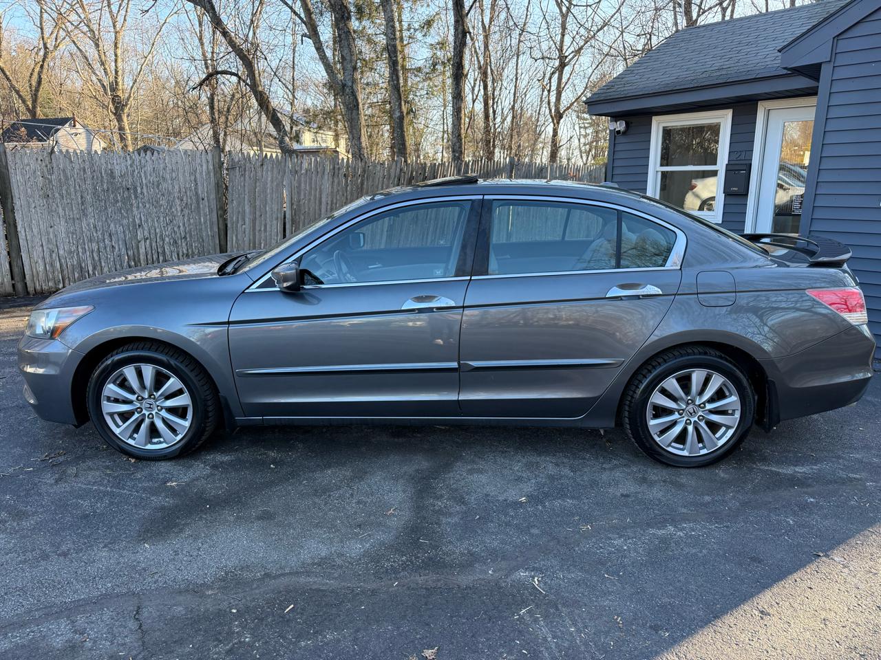 Honda Accord EX-L V-6 Sedan AT 2011