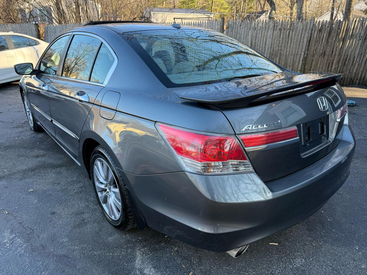 Honda Accord EX-L V-6 Sedan AT 2011
