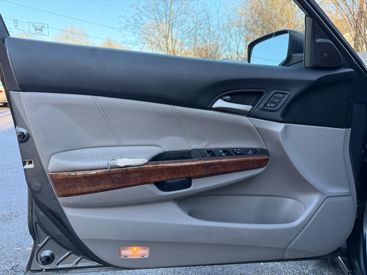 Honda Accord EX-L V-6 Sedan AT 2011