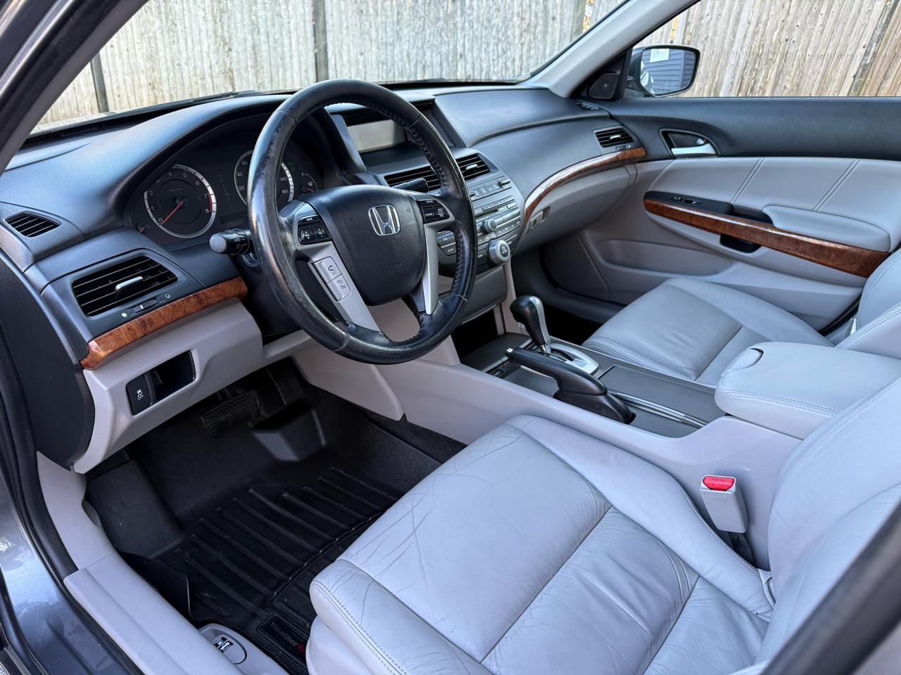 Honda Accord EX-L V-6 Sedan AT 2011