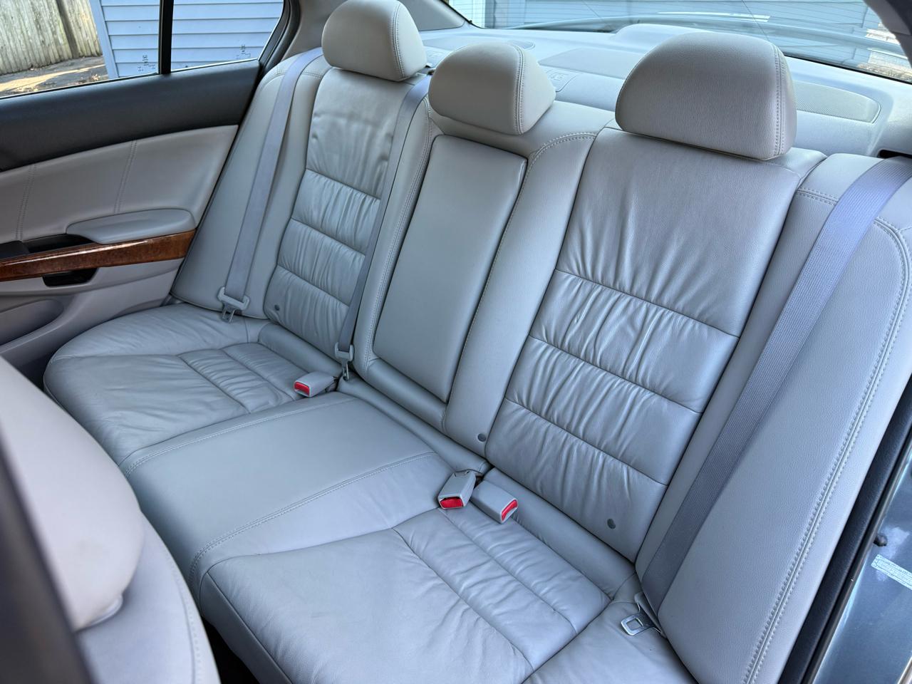 Honda Accord EX-L V-6 Sedan AT 2011