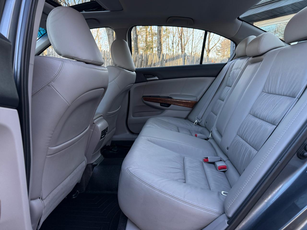 Honda Accord EX-L V-6 Sedan AT 2011