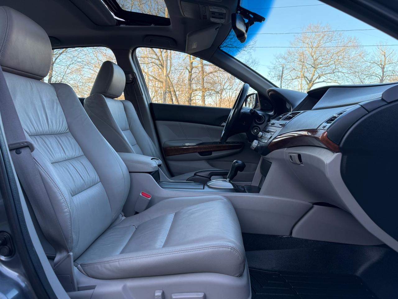 Honda Accord EX-L V-6 Sedan AT 2011