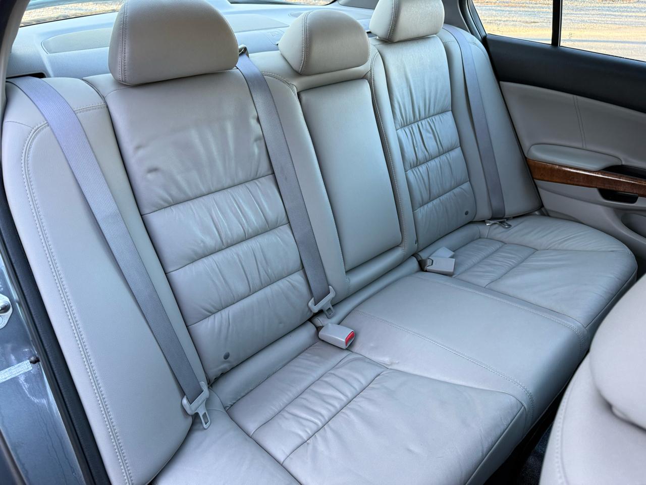 Honda Accord EX-L V-6 Sedan AT 2011