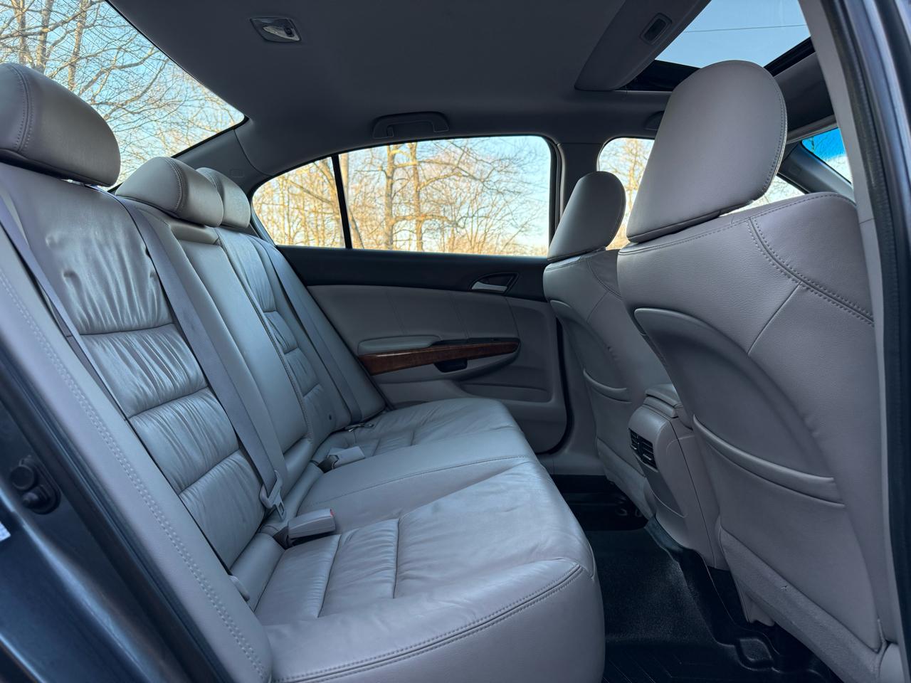 Honda Accord EX-L V-6 Sedan AT 2011