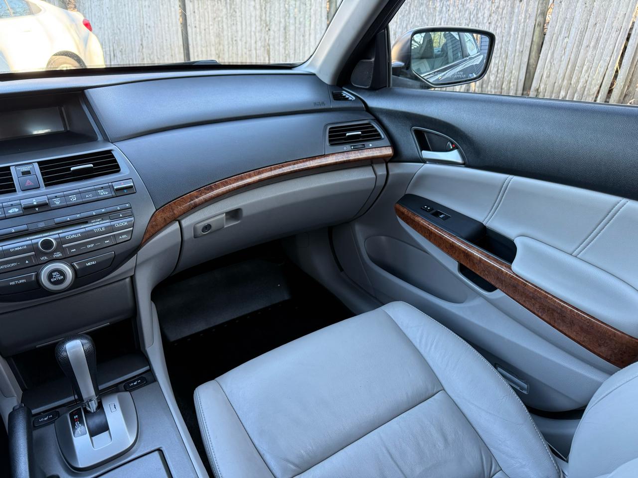 Honda Accord EX-L V-6 Sedan AT 2011