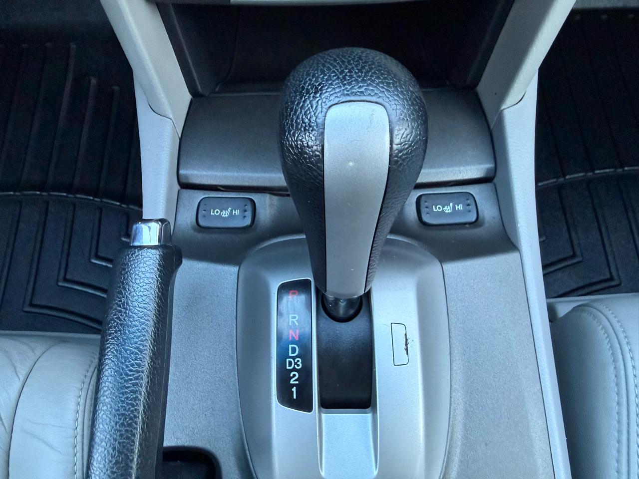 Honda Accord EX-L V-6 Sedan AT 2011