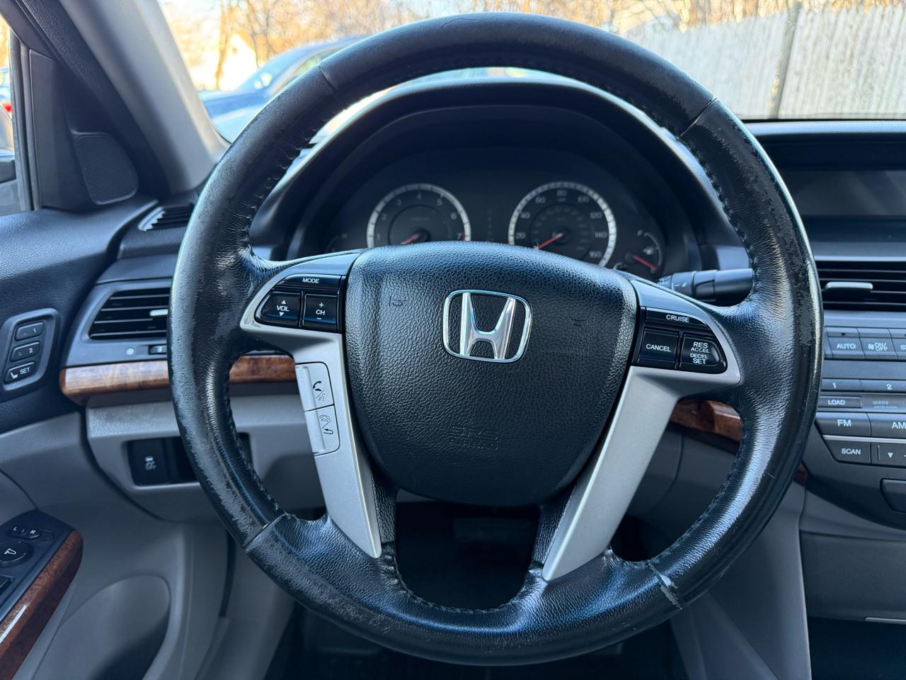 Honda Accord EX-L V-6 Sedan AT 2011