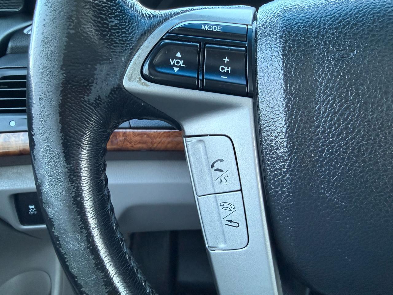 Honda Accord EX-L V-6 Sedan AT 2011