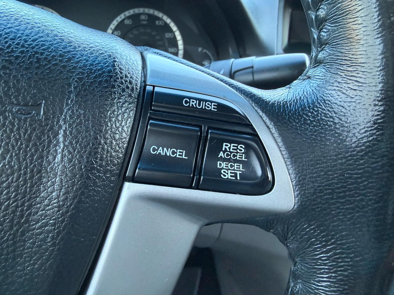 Honda Accord EX-L V-6 Sedan AT 2011