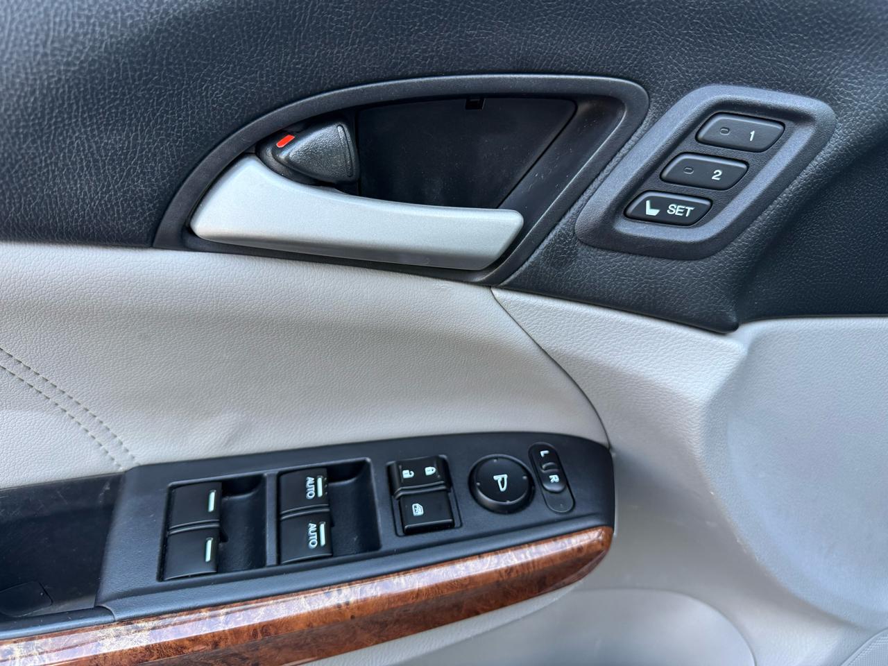 Honda Accord EX-L V-6 Sedan AT 2011