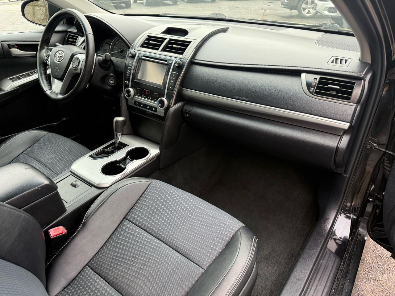 Toyota Camry SE 2012