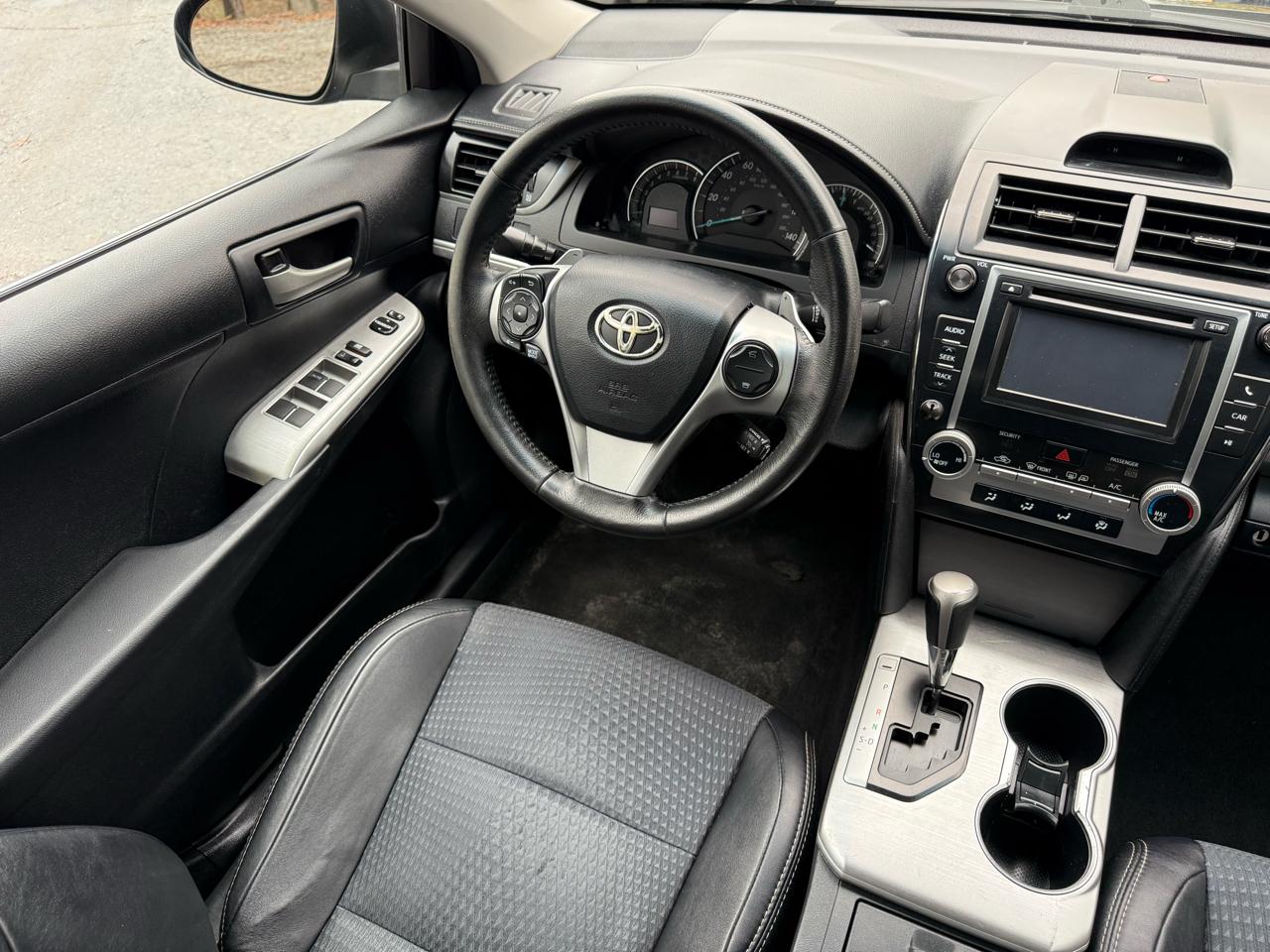 Toyota Camry SE 2012