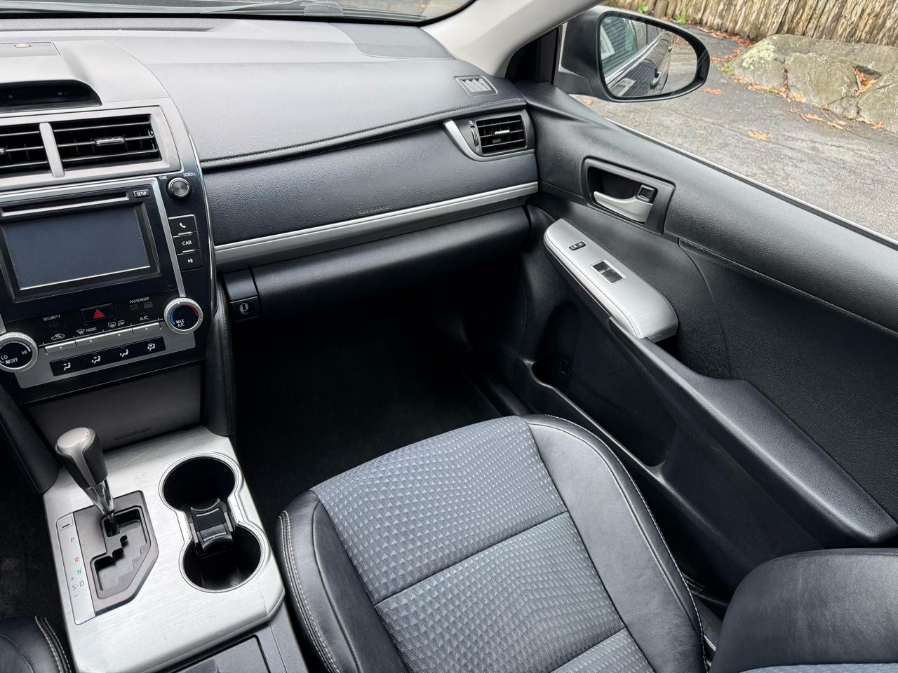 Toyota Camry SE 2012