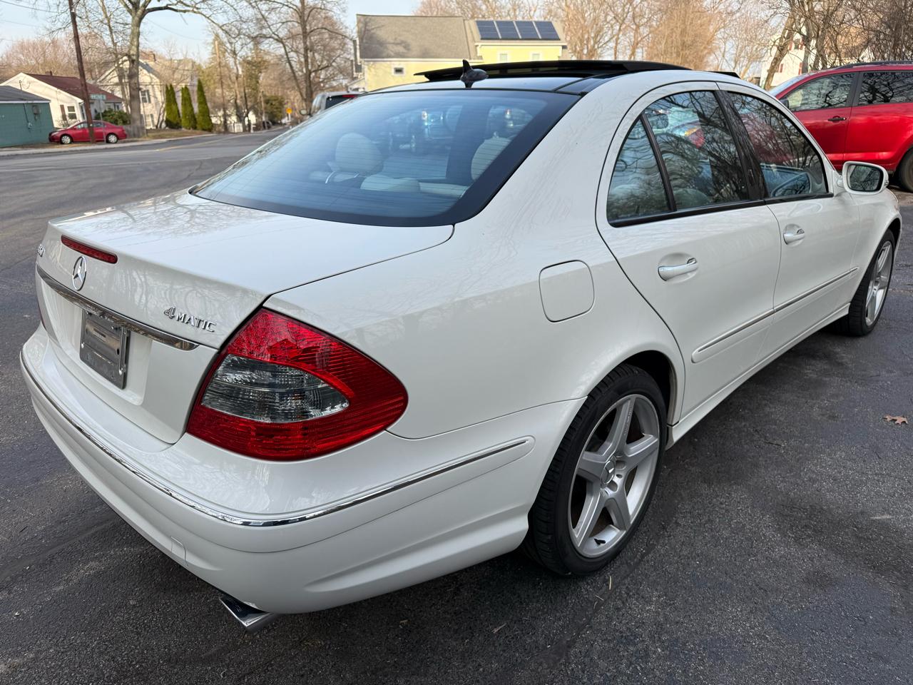 Mercedes-Benz E-Class E350 4MATIC Sedan 2009