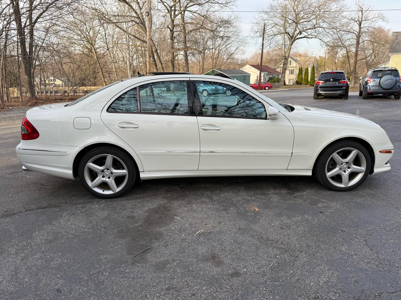 Mercedes-Benz E-Class E350 4MATIC Sedan 2009