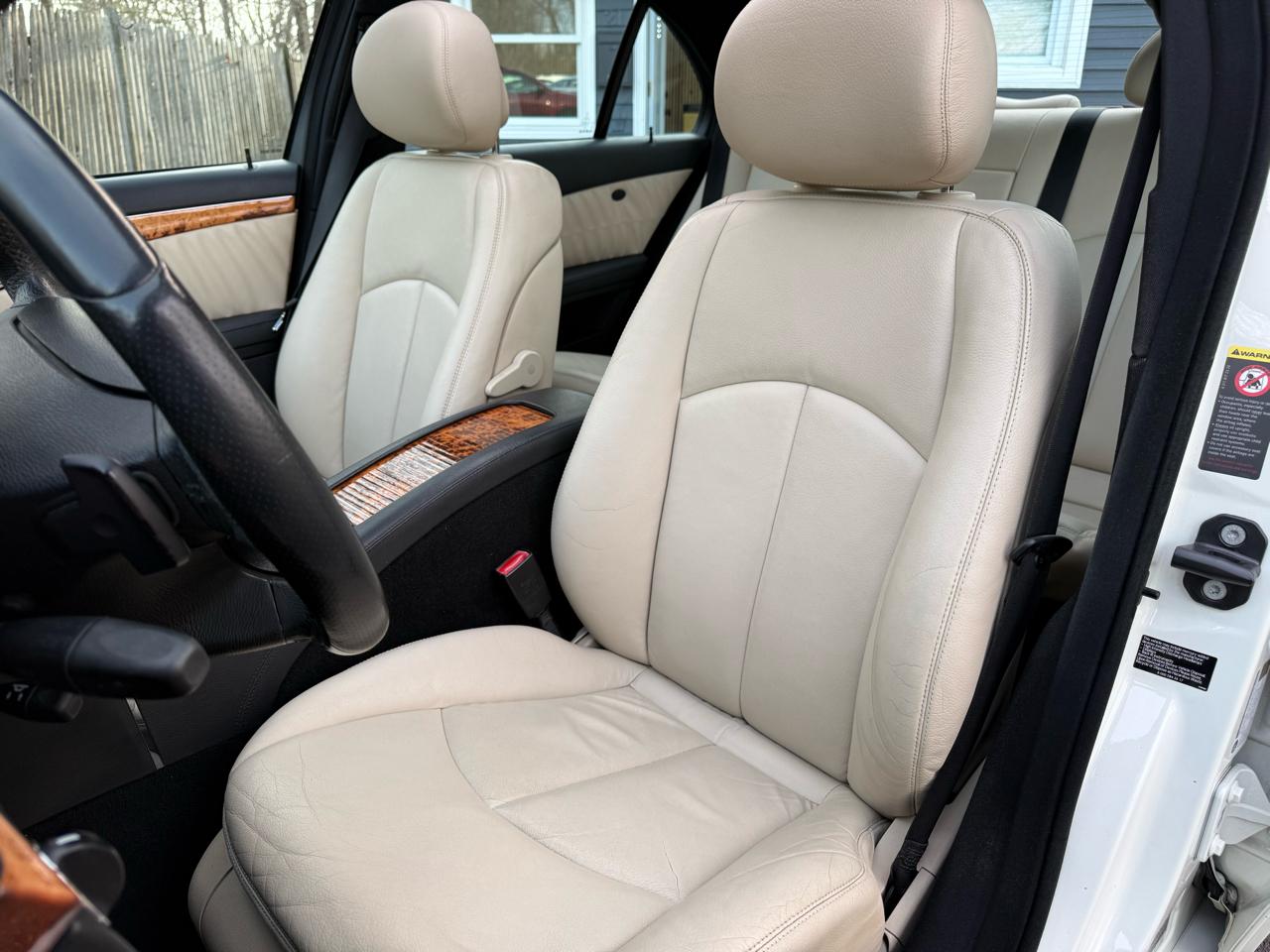 Mercedes-Benz E-Class E350 4MATIC Sedan 2009