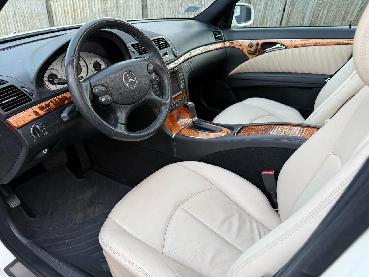 Mercedes-Benz E-Class E350 4MATIC Sedan 2009