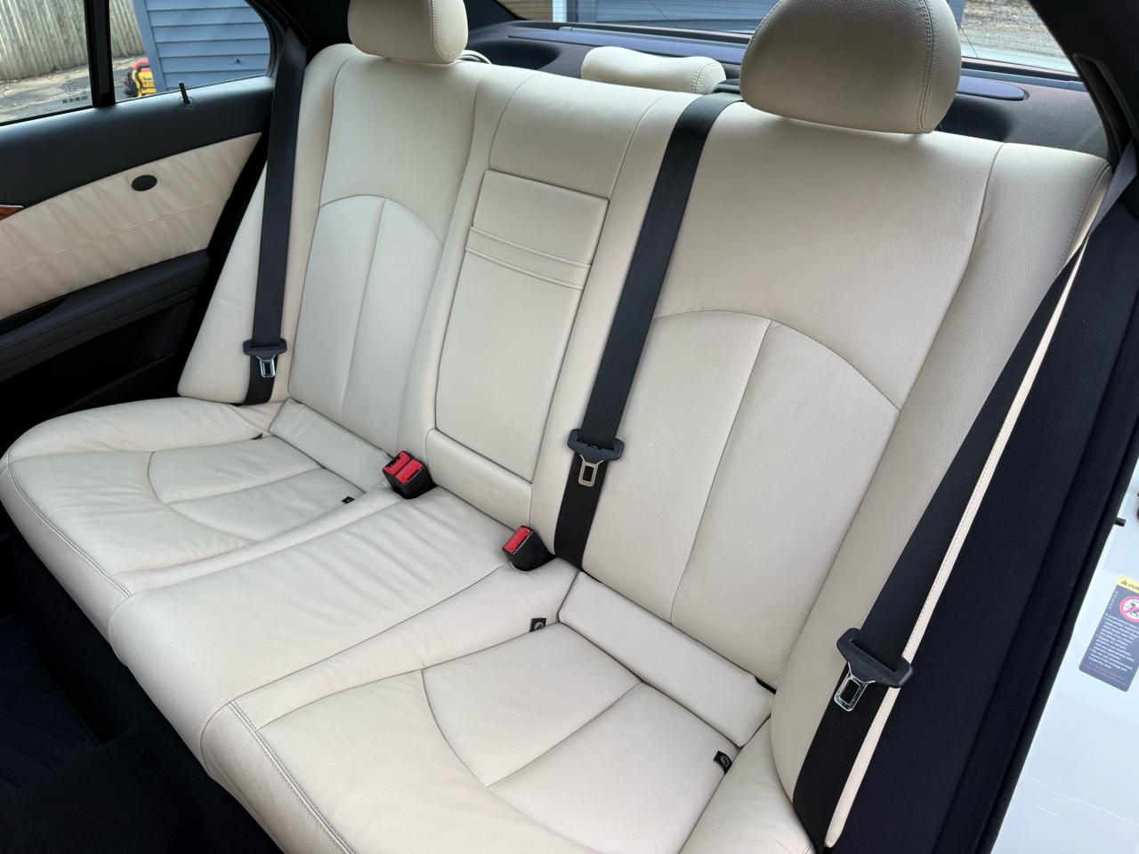 Mercedes-Benz E-Class E350 4MATIC Sedan 2009