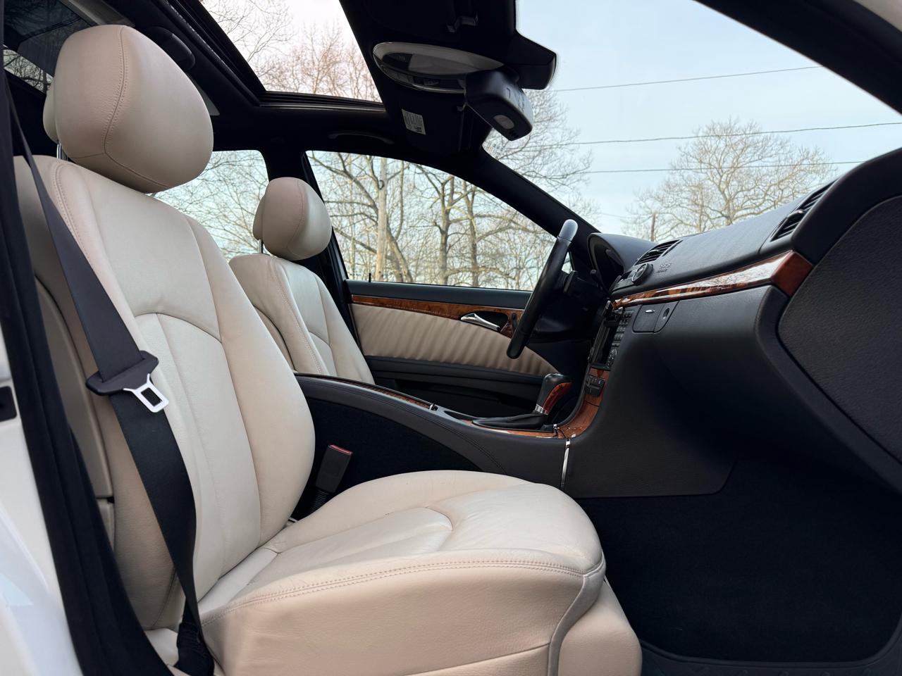 Mercedes-Benz E-Class E350 4MATIC Sedan 2009