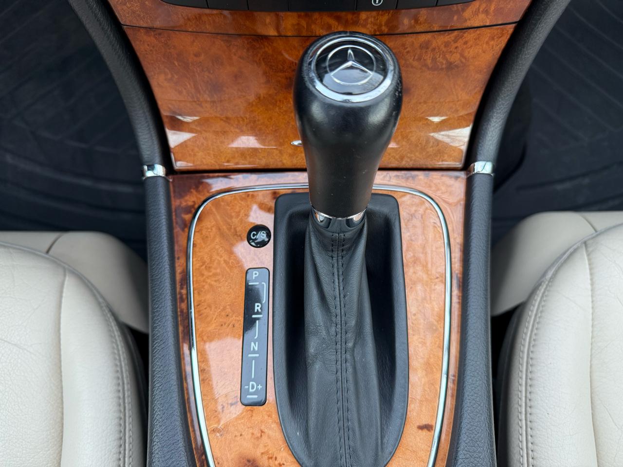 Mercedes-Benz E-Class E350 4MATIC Sedan 2009