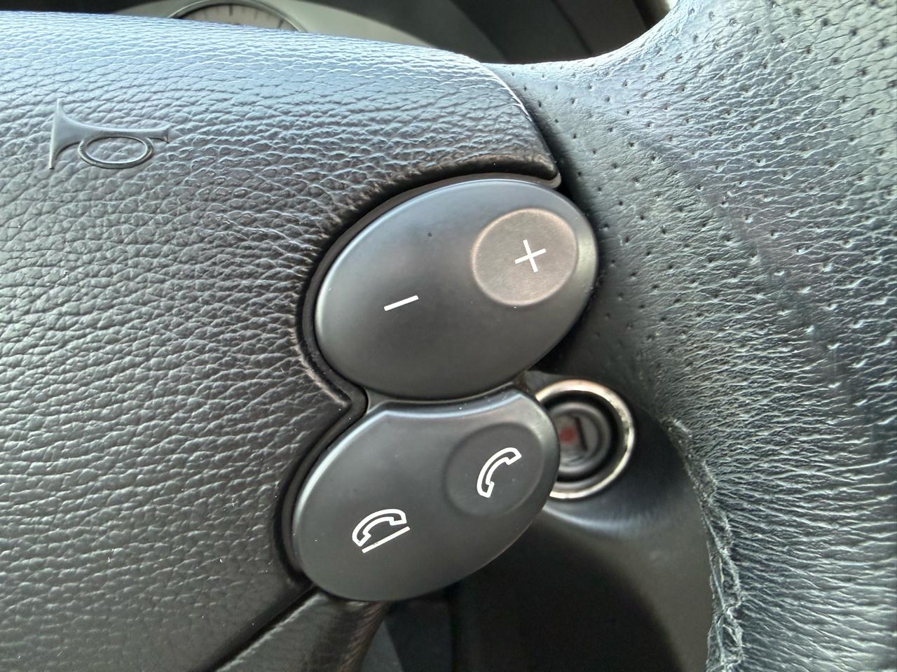 Mercedes-Benz E-Class E350 4MATIC Sedan 2009