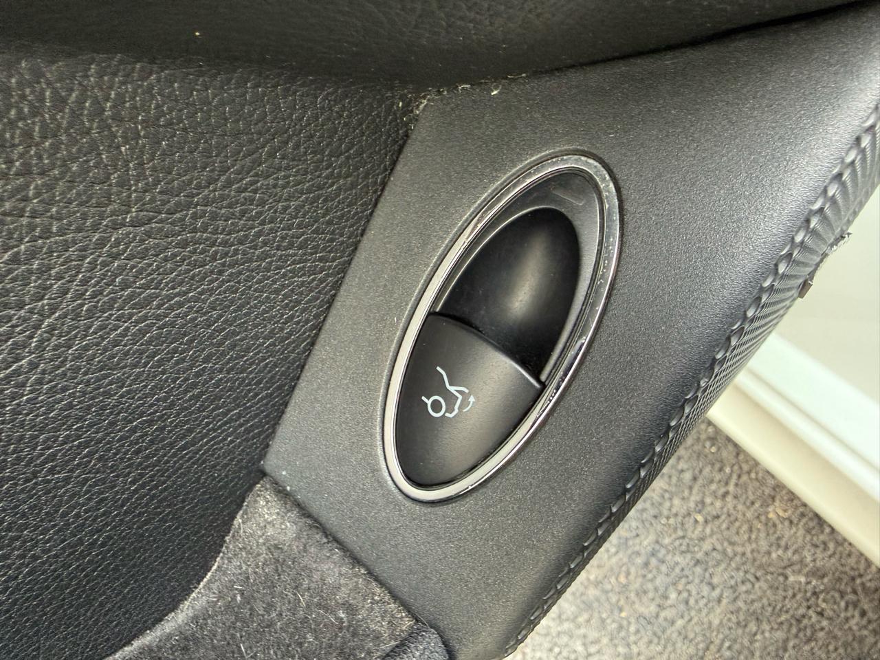 Mercedes-Benz E-Class E350 4MATIC Sedan 2009