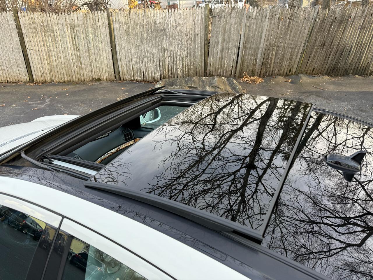 Mercedes-Benz E-Class E350 4MATIC Sedan 2009