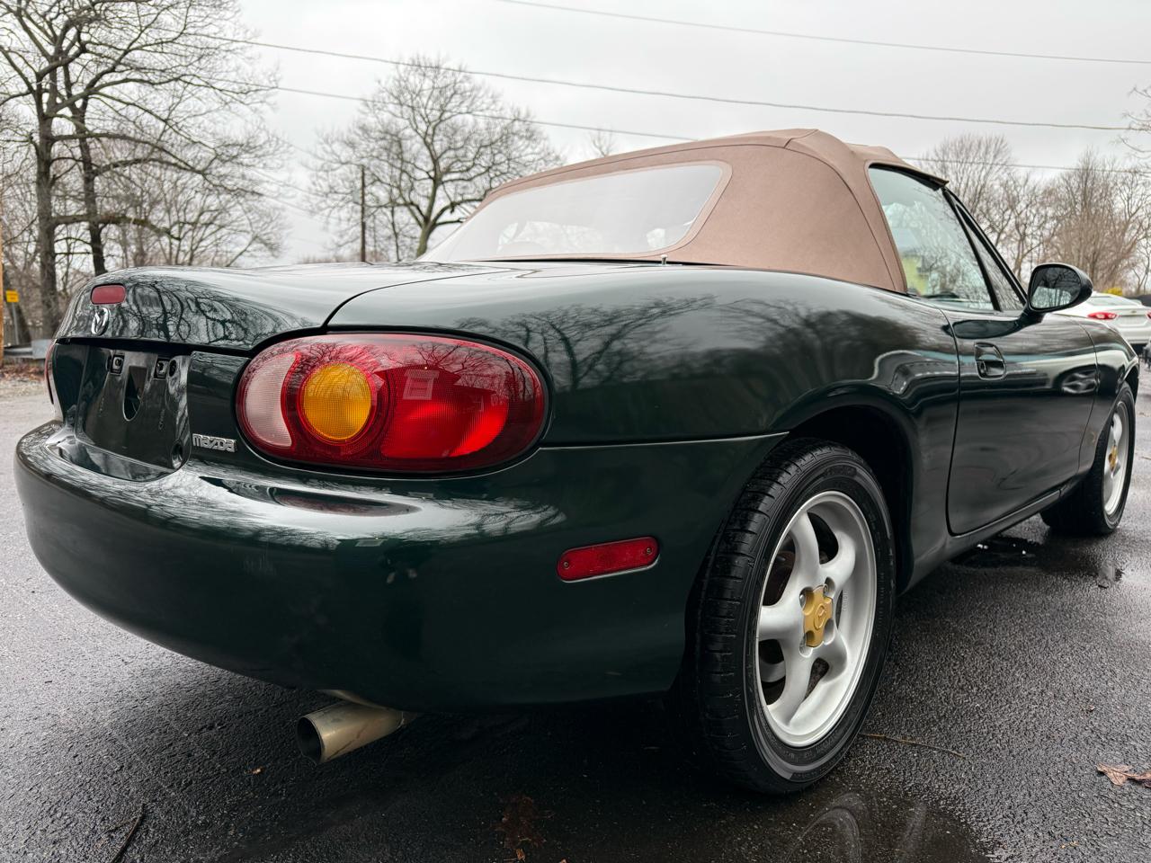 Mazda MX-5 Miata 2D Convertible 1999
