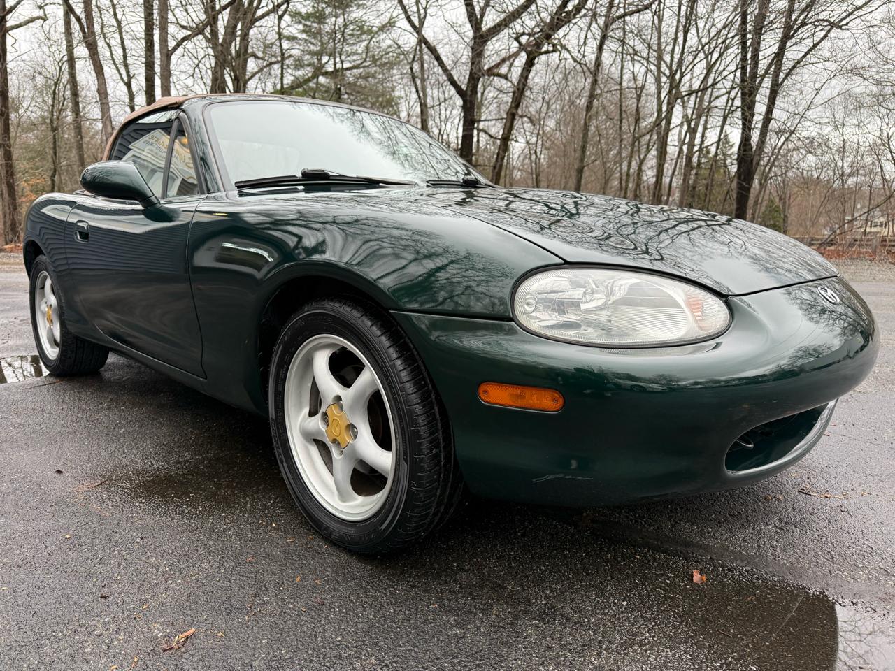 Mazda MX-5 Miata 2D Convertible 1999
