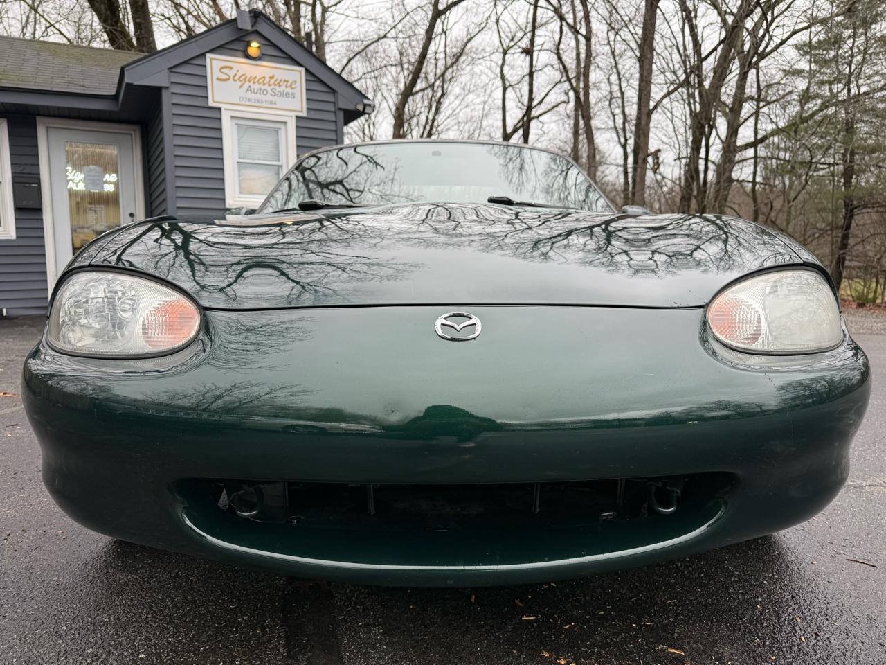 Mazda MX-5 Miata 2D Convertible 1999